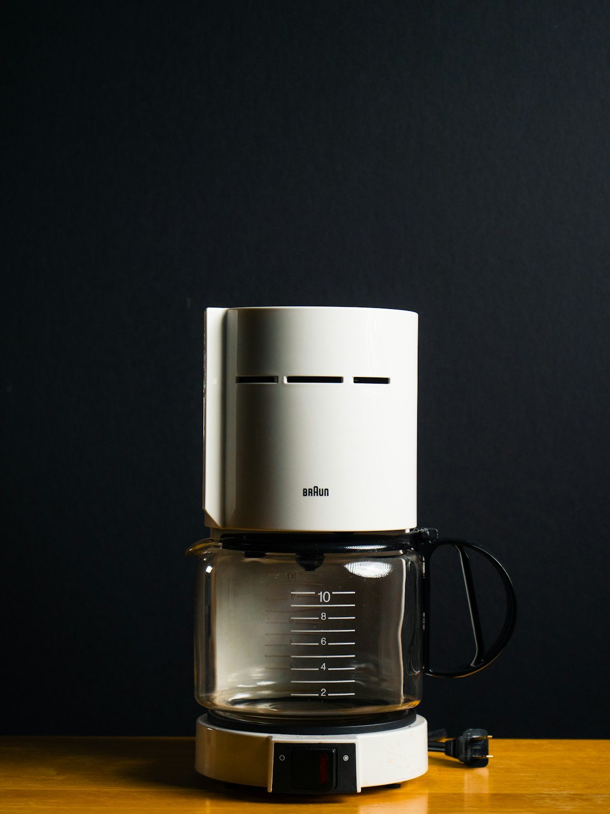 Filter coffee machine, angle view