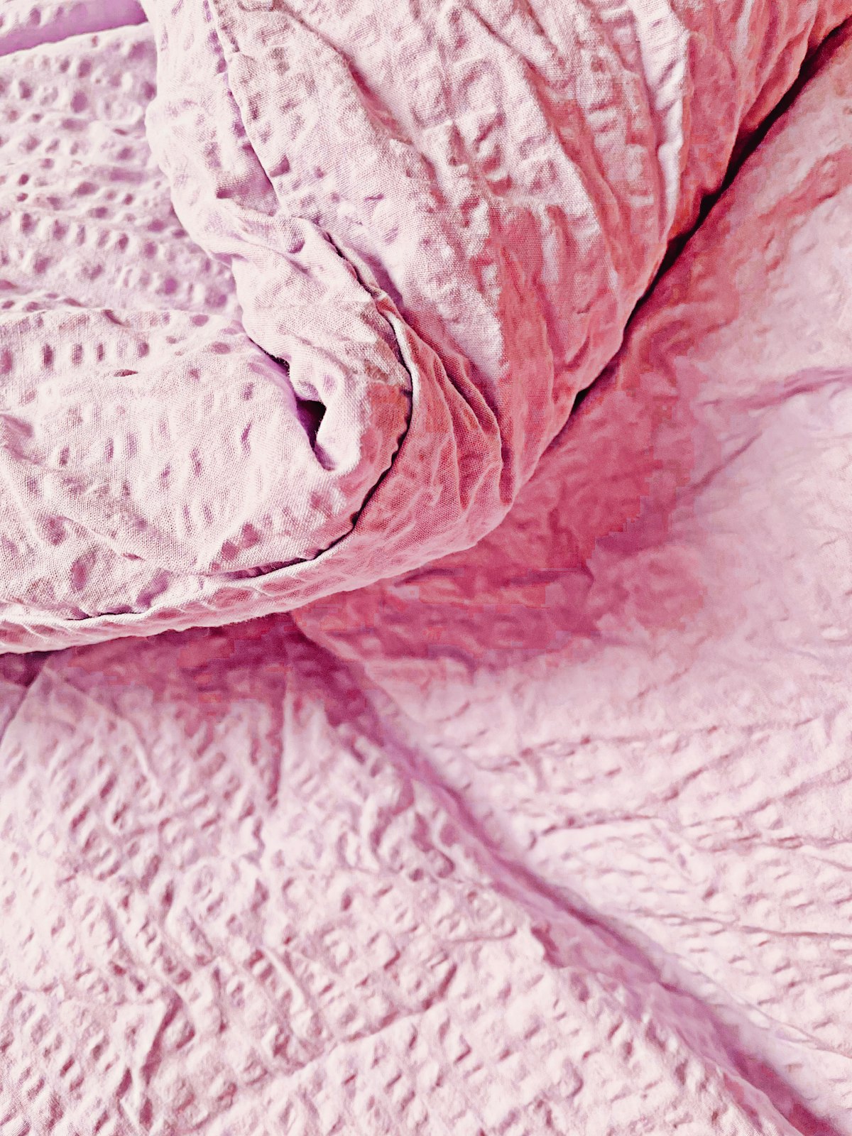 Quilted bedspread, double, blush pink, styled view