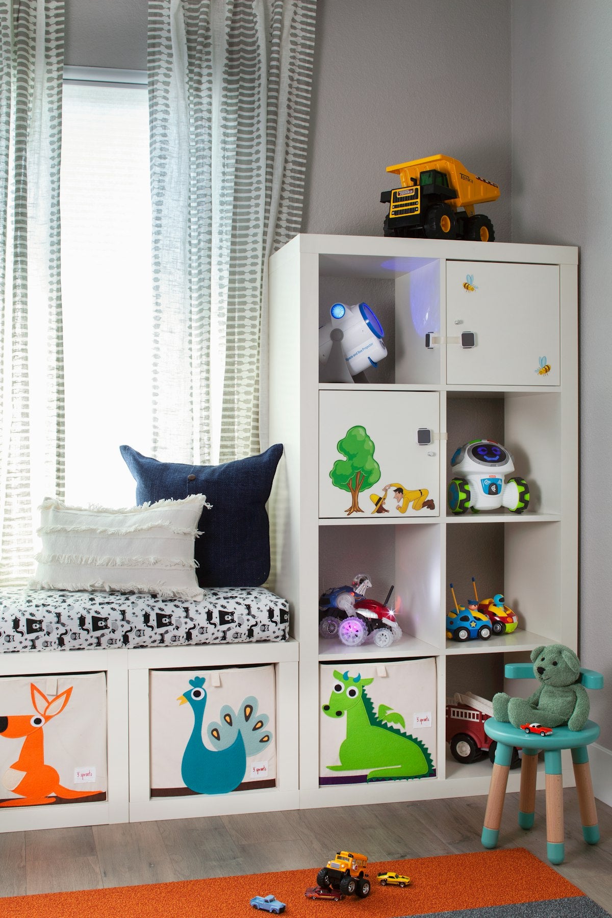 Kids storage bench with cushion, angle view