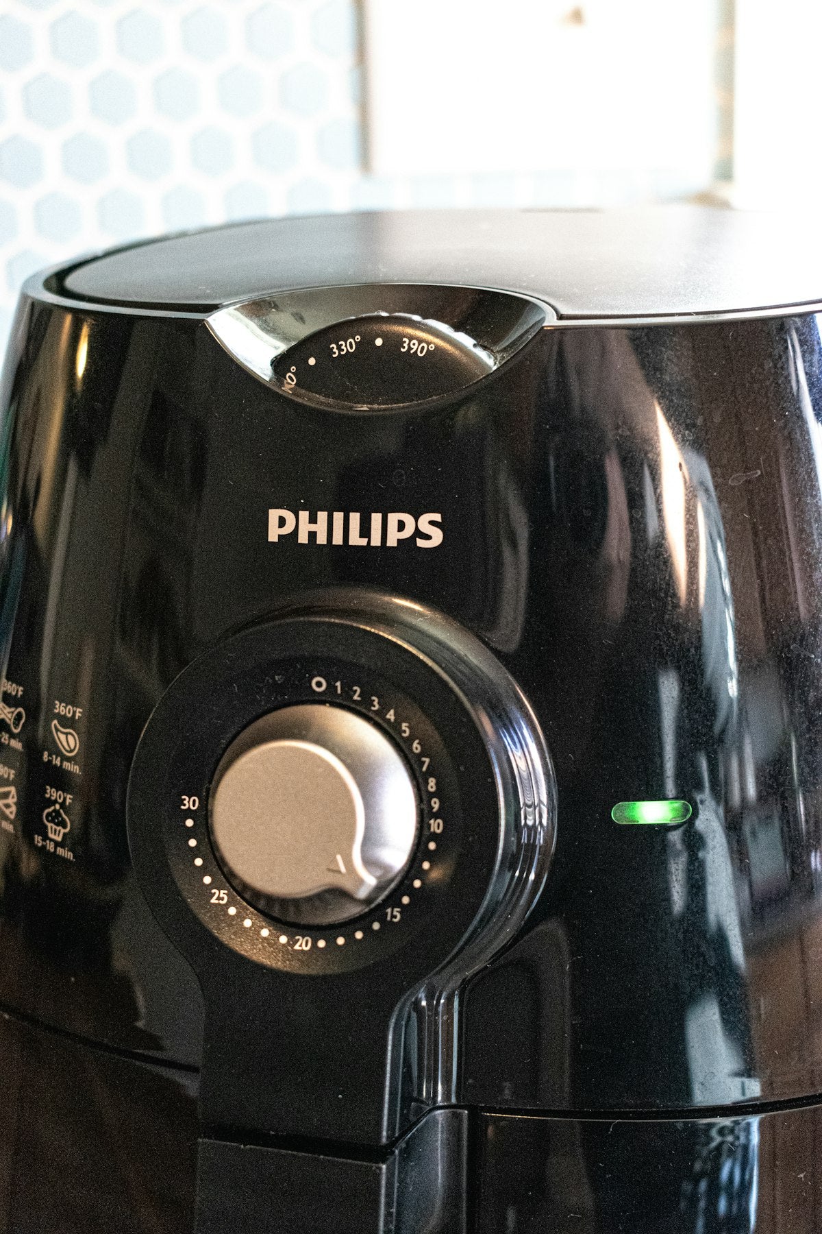 Digital air fryer, 5.5L, angle view