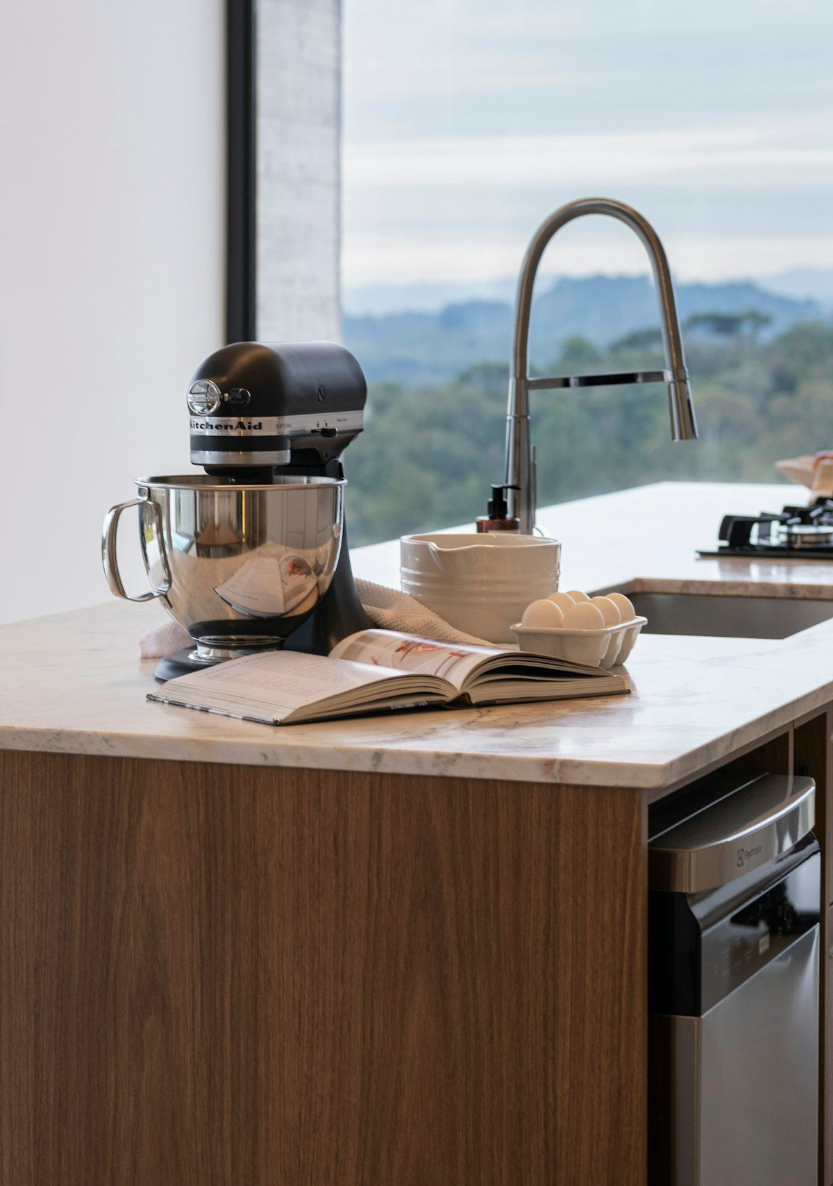 Stand mixer, 1000W, angle view